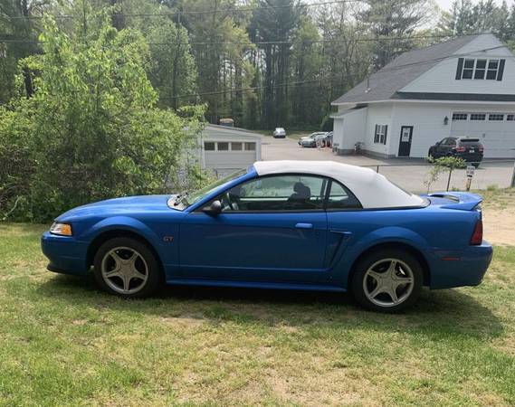 2000 Ford Mustang GT 2dr Coupe Manual — photo 2