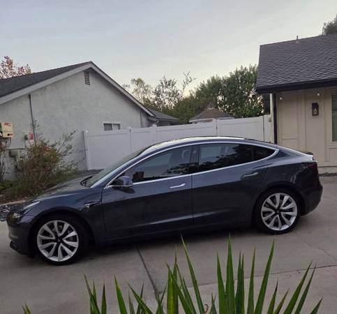 2020 Tesla Model 3 Long Range 4dr All-Wheel Drive Sedan Automatic — photo 3
