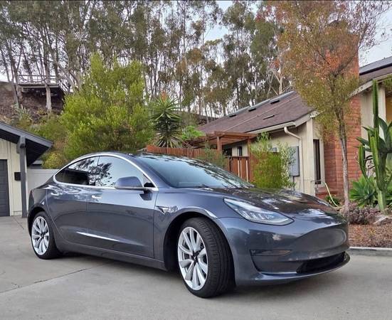 2020 Tesla Model 3 Long Range 4dr All-Wheel Drive Sedan Automatic — photo 1