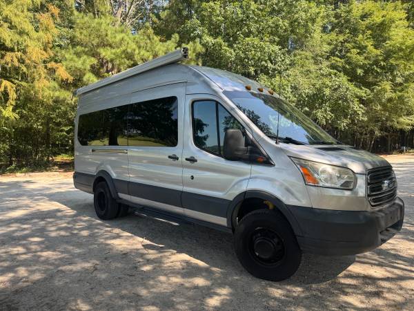 2017 Ford Transit-350 Wagon — photo 2