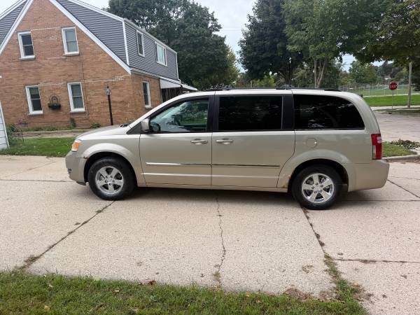 2009 Dodge Grand Caravan SXT Front-wheel Drive Passenger Van Automatic — photo 5