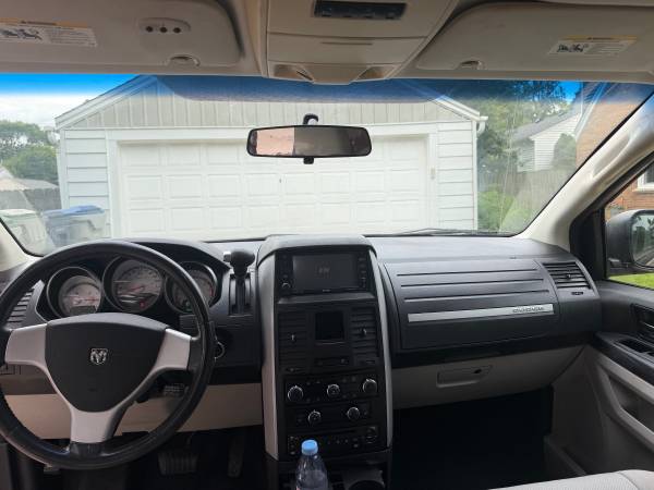 2009 Dodge Grand Caravan SXT Front-wheel Drive Passenger Van Automatic — photo 9
