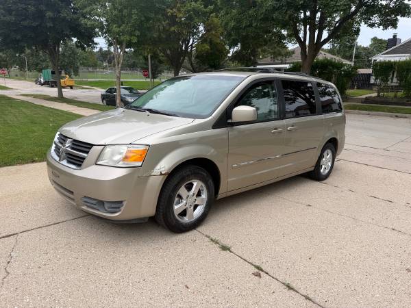 2009 Dodge Grand Caravan SXT Front-wheel Drive Passenger Van Automatic — photo 1