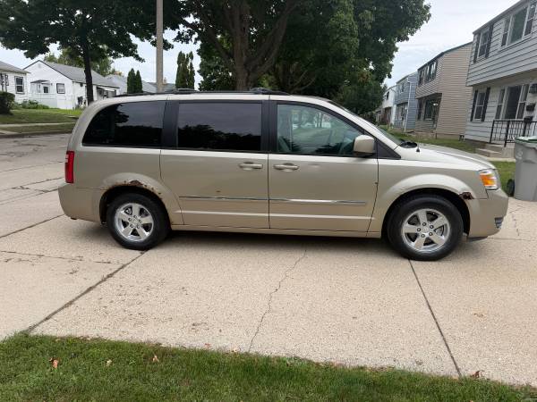 2009 Dodge Grand Caravan SXT Front-wheel Drive Passenger Van Automatic — photo 2