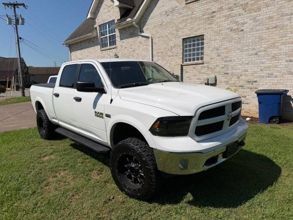 2016 RAM 1500 SLT 4x4 Quad Cab 140 in. WB Automatic — photo 1