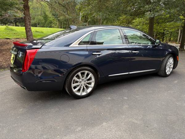 2016 Cadillac XTS Luxury Collection — photo 2