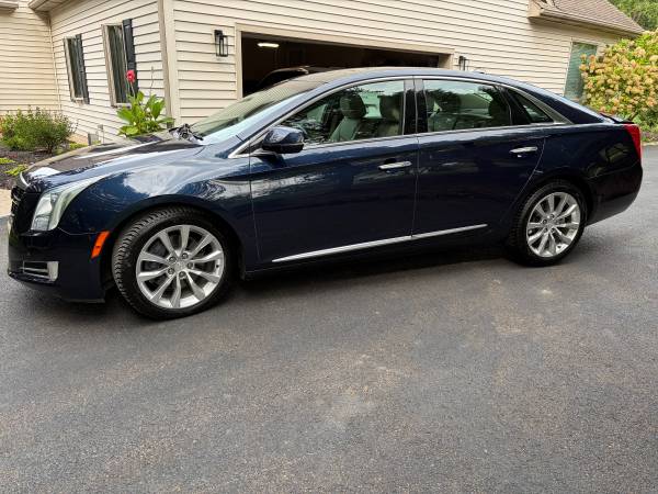 2016 Cadillac XTS Luxury Collection — photo 1