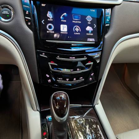 2016 Cadillac XTS Luxury Collection — photo 5