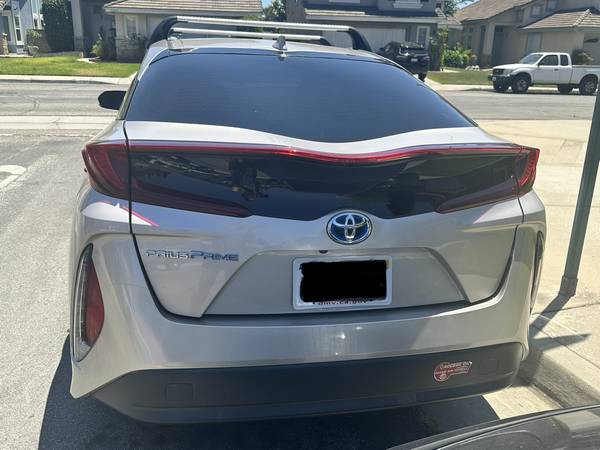 2017 Toyota Prius Prime Premium 5dr Hatchback CVT — photo 4