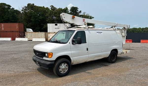 2004 Ford E350 Eti — photo 1