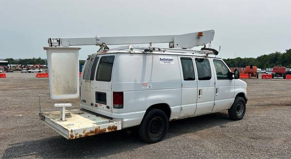 2004 Ford E350 Eti — photo 12