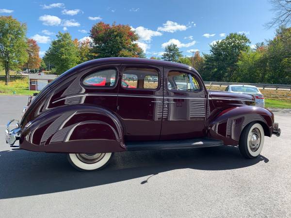 1940 Ford Deluxe Sedan — photo 3