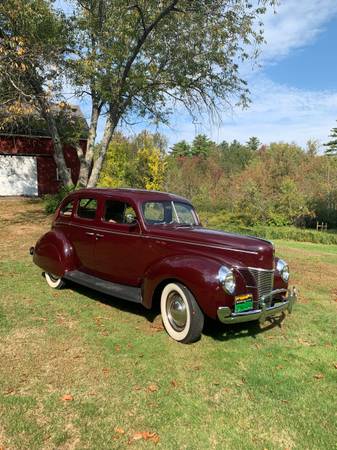 1940 Ford Deluxe Sedan — photo 2