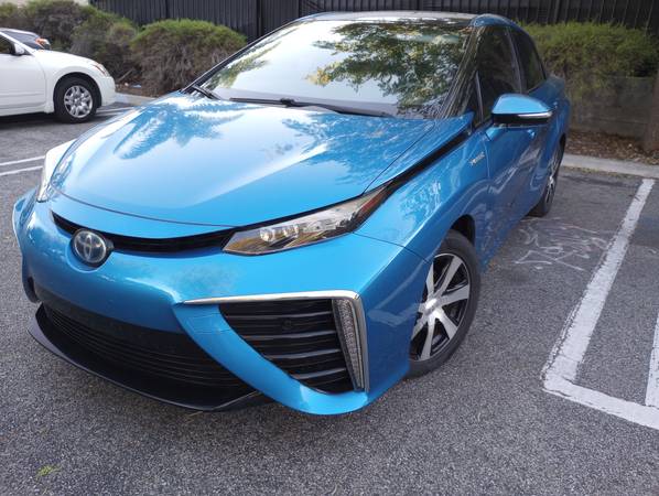 2017 Toyota Mirai Base 4dr Sedan Automatic — photo 1
