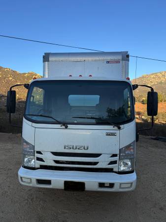 2018 Isuzu Npr Hd — photo 3