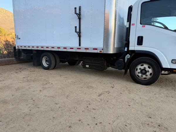 2018 Isuzu Npr Hd — photo 6
