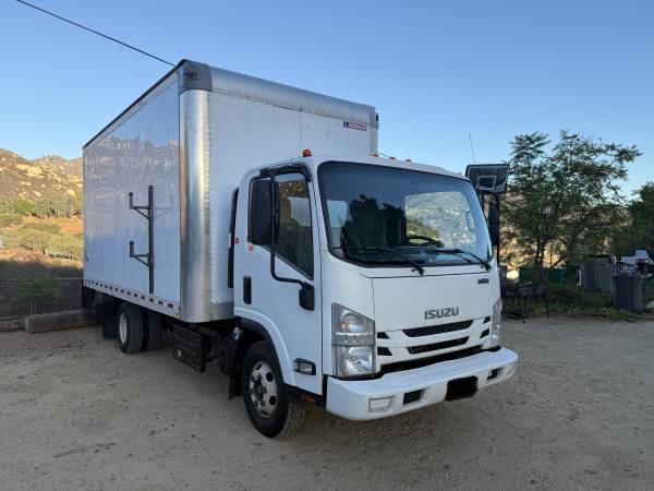 2018 Isuzu Npr Hd — photo 4