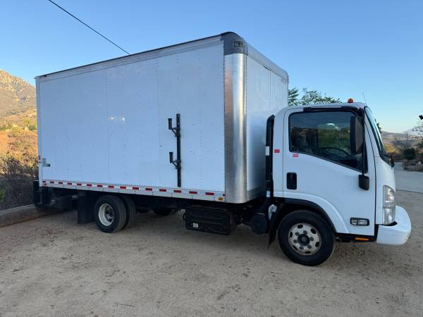 2018 Isuzu Npr Hd — photo 5