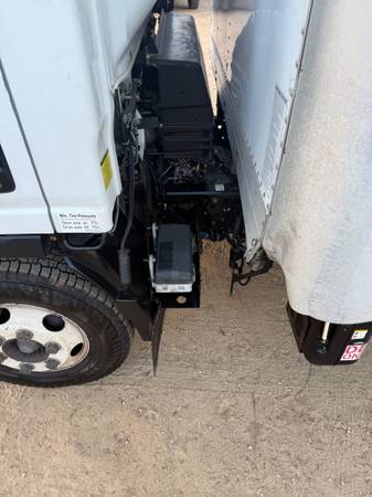 2018 Isuzu Npr Hd — photo 9