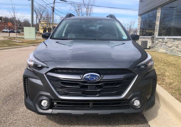 2023 Subaru Outback Base — photo 2