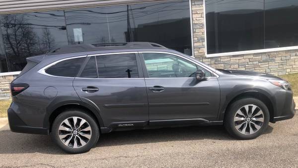 2023 Subaru Outback Base — photo 4