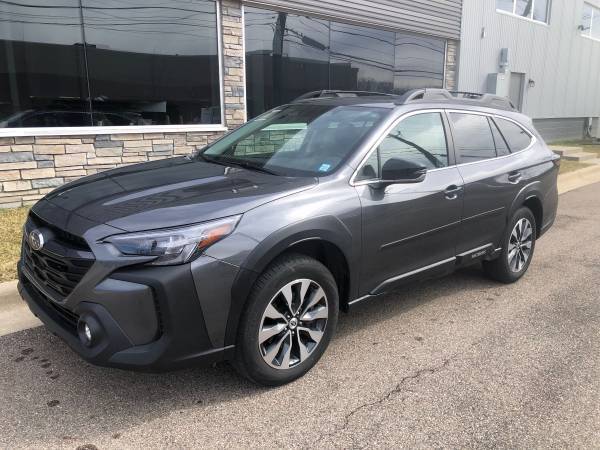 2023 Subaru Outback Base — photo 3