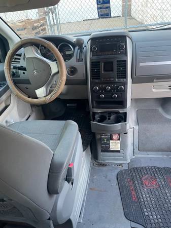 2020 Dodge Van — photo 2