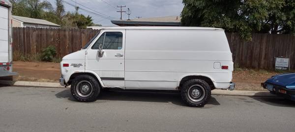 1987 Chevrolet Chevy VAN G10 3dr Cargo Van — photo 3