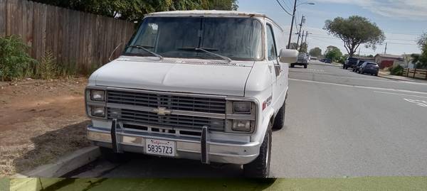 1987 Chevrolet Chevy VAN G10 3dr Cargo Van — photo 2
