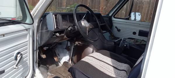1987 Chevrolet Chevy VAN G10 3dr Cargo Van — photo 5