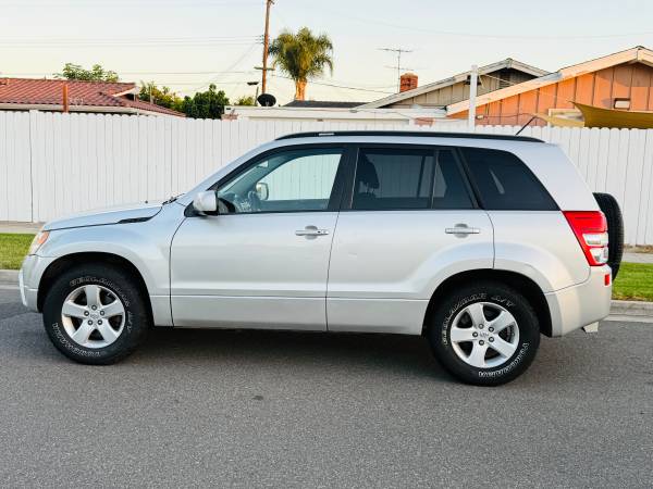 2009 Suzuki Grand Vitara Base 4x2 Manual — photo 2