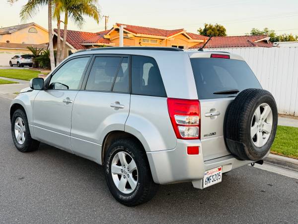 2009 Suzuki Grand Vitara Base 4x2 Manual — photo 1