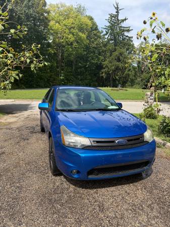 2010 Ford Focus S 4dr Sedan Manual — photo 1