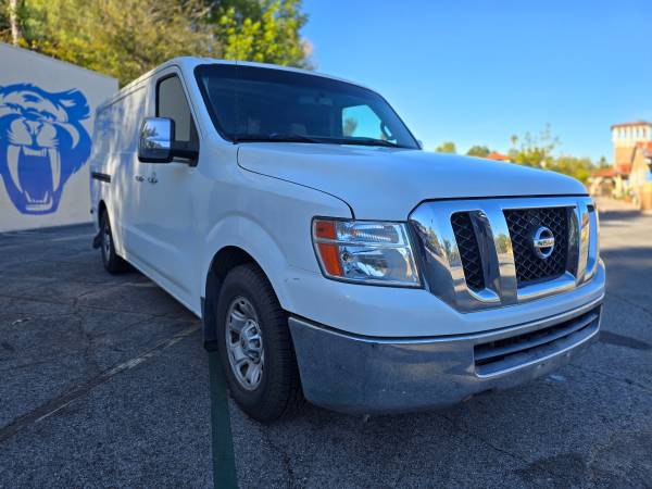 2012 Nissan Nv 69kmiles — photo 1