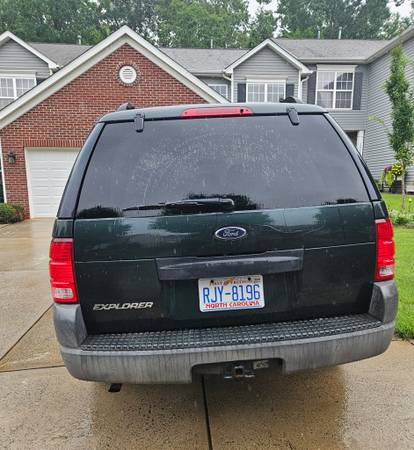 2004 Ford Explorer XLS 4dr 4x2 Automatic — photo 2