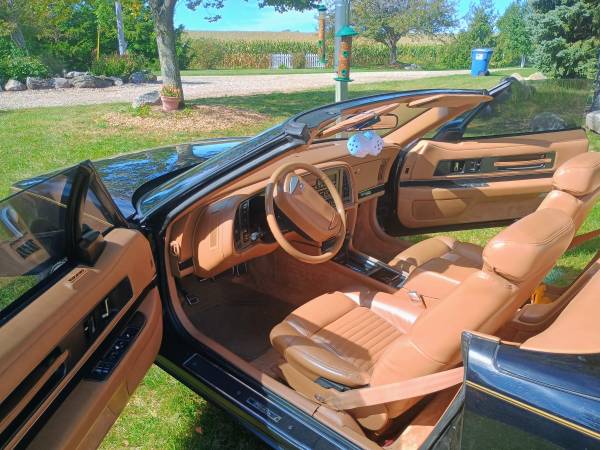 1990 Buick Reatta Base 2dr Coupe — photo 6
