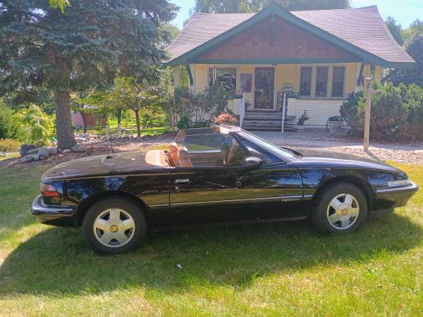 1990 Buick Reatta Base 2dr Coupe — photo 1