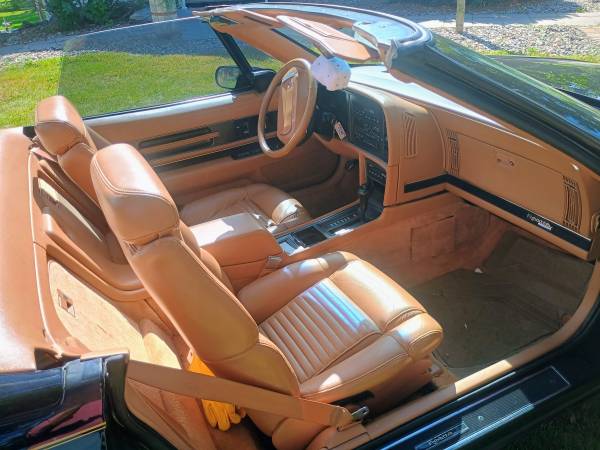 1990 Buick Reatta Base 2dr Coupe — photo 7