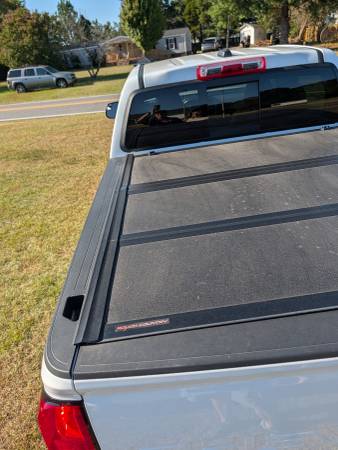 2022 Chevrolet Colorado LT — photo 9
