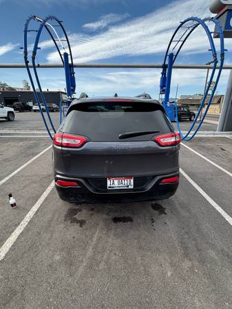 2017 Jeep Cherokee Sport — photo 3