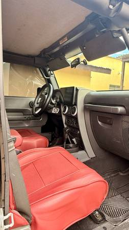 2009 Jeep Wrangler X 2dr 4x4 Manual — photo 5