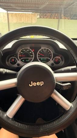 2009 Jeep Wrangler X 2dr 4x4 Manual — photo 7