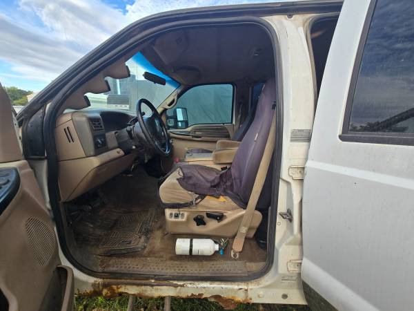 1999 Ford E 350 Super Duty XL Wagon Automatic — photo 4