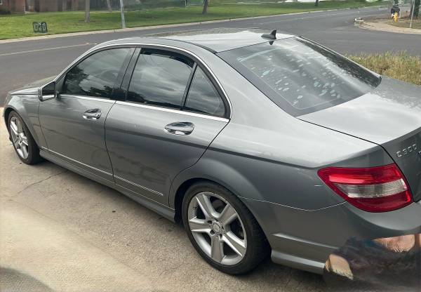 2011 Mercedes-Benz 151k — photo 1