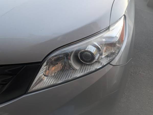 2016 Toyota Sienna LE 7 Passenger — photo 3