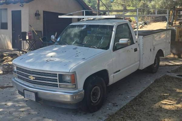 1998 Chevrolet Chevy VAN Base 3dr G3500 Cargo Van — photo 1