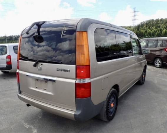 2001 Honda Stepwgn Only — photo 2