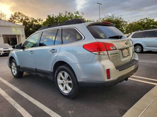 2013 Subaru Outback 2.5i Premium — photo 2