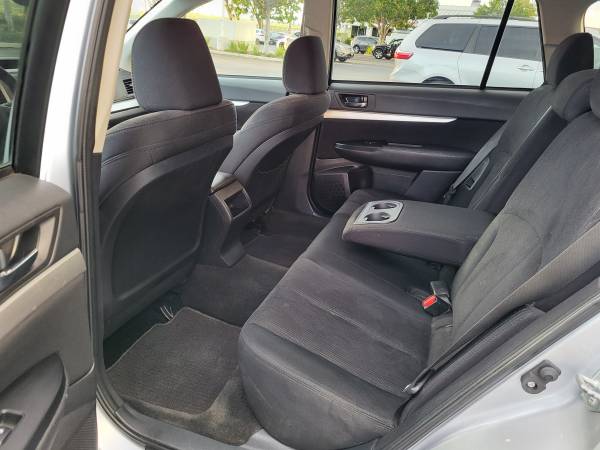 2013 Subaru Outback 2.5i Premium — photo 9