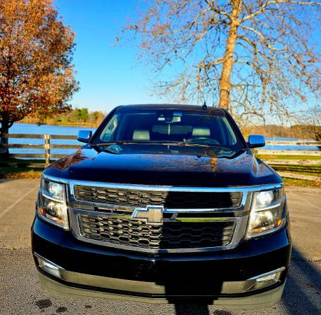 2018 Chevrolet Suberban Lt — photo 2